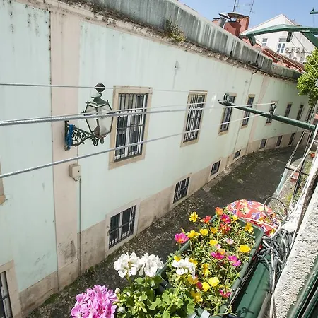 Local In Alfama! Alice Home, Near River Апартаменты