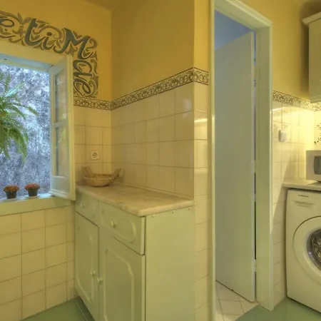 Local In Alfama! Alice Home, Near River Апартаменты *